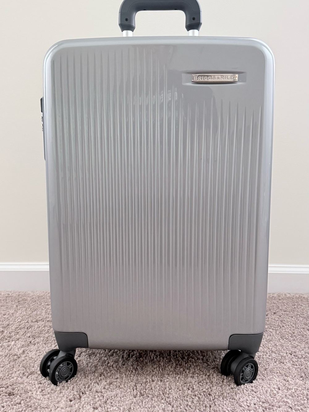 Briggs & Riley Sympatico Collection Limited Edition Carry-on Expandable Spinner - Picture 9 of 16